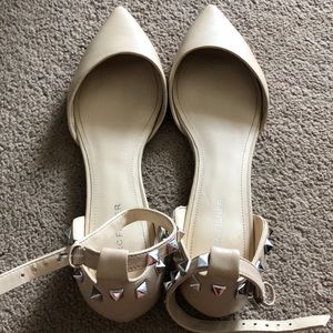 Adorable tan sandals, barely worn!!!